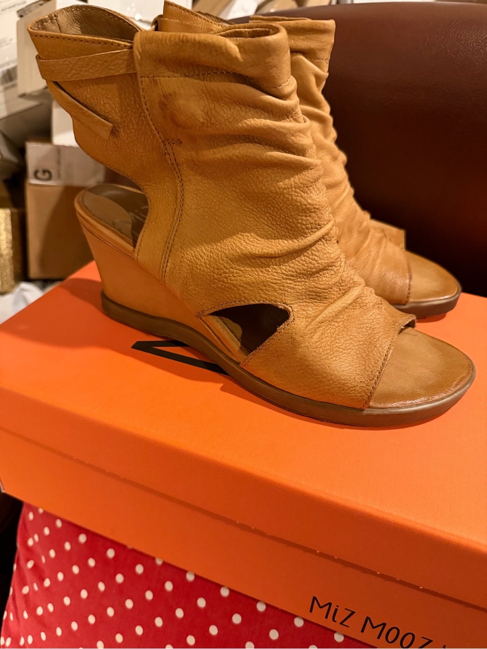 Miz Mooz Shoes Womens Size EU 39 US 8.5 Becca Wheat Leather Wedge Sandals New